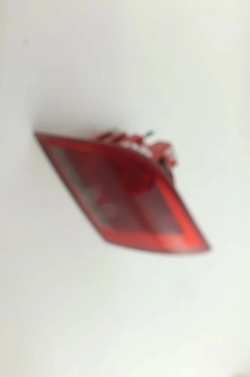 LAMPA PRAWY TYŁ W KLAPE AUDI A3 8P (2004-2008) 1.6 8v