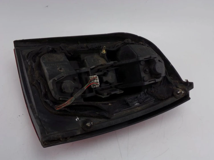 LAMPA LEWY TYŁ NISSAN MICRA K11 1.0