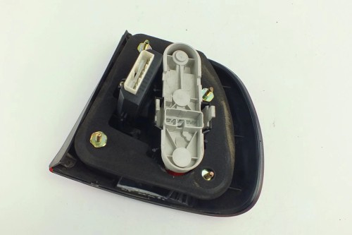 LAMPA LEWY TYŁ VOLVO V40 I (1995-2004)