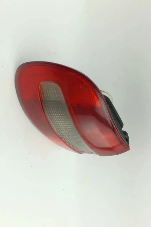 LAMPA LEWY TYŁ VOLVO V40 I (1995-2004)