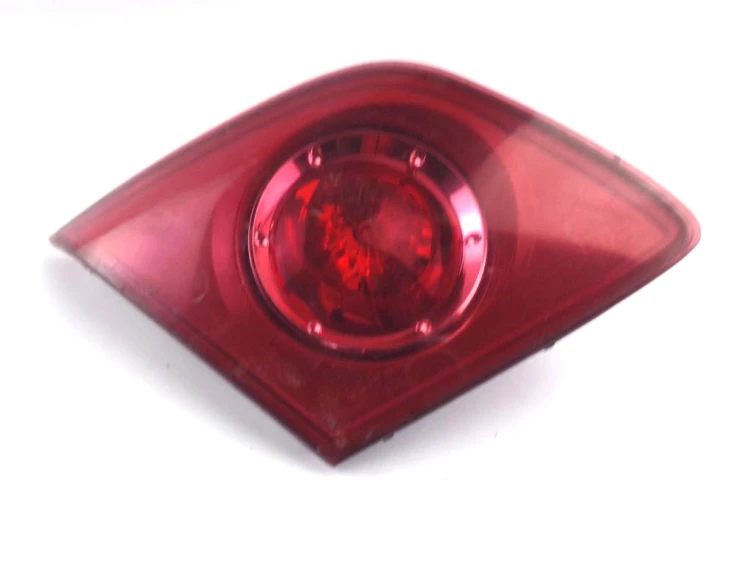 LAMPA LEWY TYŁ W KLAPE MAZDA 3 I (2003-2009) STANLEY P2913L