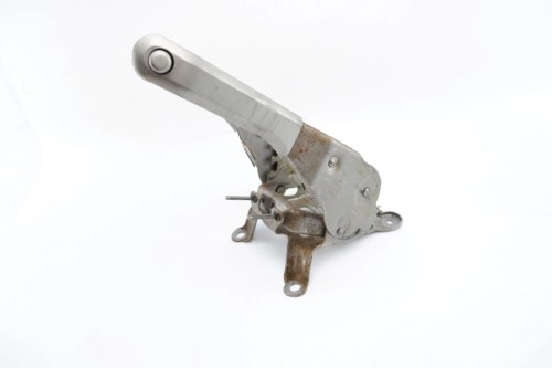 DŹWIGNIA HAMULCA RĘCZNEGO RENAULT MEGANE II (2002-2005) 8200273004-A