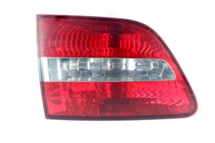 LAMPA LEWY TYŁ W KLAPE FIAT STILO 1.9 JTD 28180102