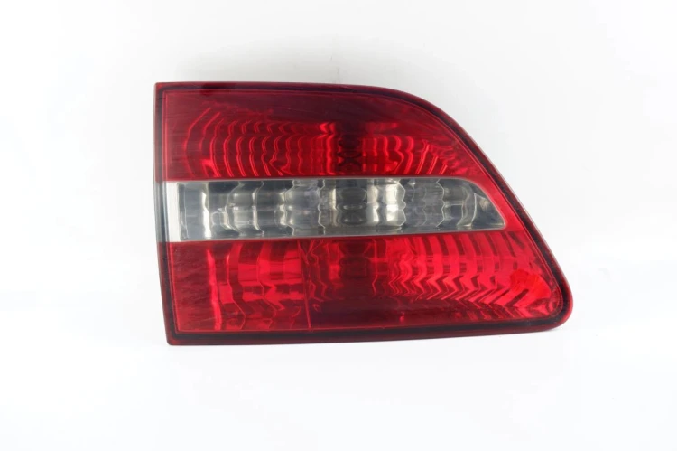 LAMPA LEWY TYŁ W KLAPE FIAT STILO 1.9 JTD 28180102