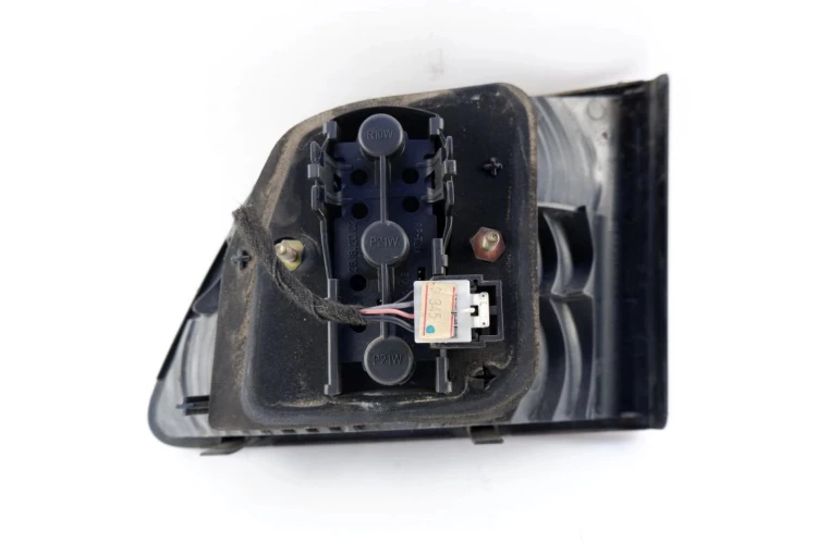LAMPA LEWY TYŁ W KLAPE FIAT STILO 1.9 JTD 28180102