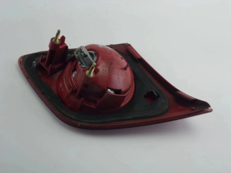 LAMPA PRAWY TYŁ W KLAPE MAZDA 3 I (2003-2009) STANLEY P2913P