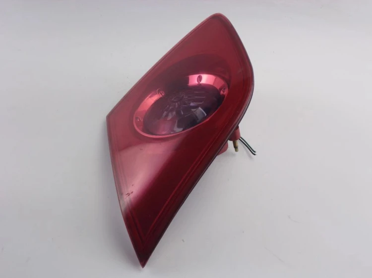 LAMPA PRAWY TYŁ W KLAPE MAZDA 3 I (2003-2009) STANLEY P2913P