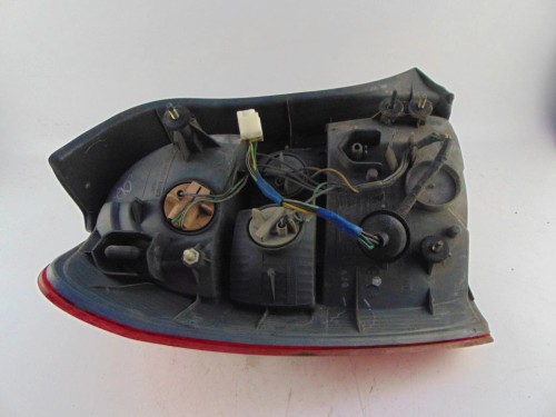 LAMPA PRAWY TYŁ MAZDA 323F