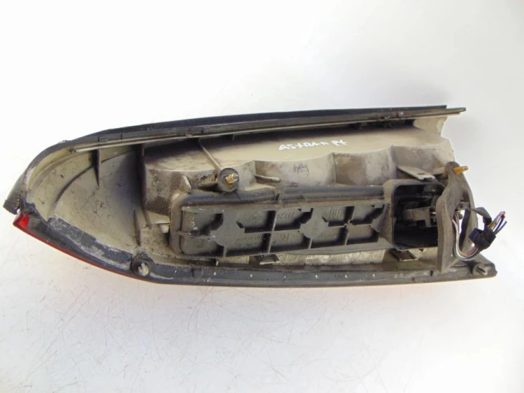 LAMPA PRAWY TYŁ OPEL ASTRA II 1.6 16V