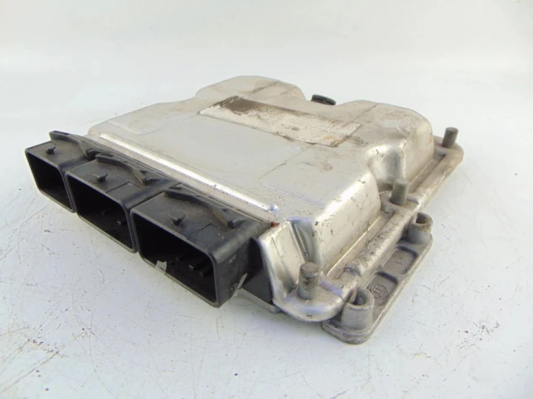 KOMPUTER STEROWNIK SILNIKA RENAULT SCENIC I LIFT (1999-2003) 8200153945