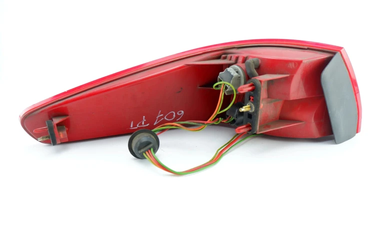 LAMPA PRAWY TYŁ PEUGEOT 607 (1999-2004) 2.0 16V