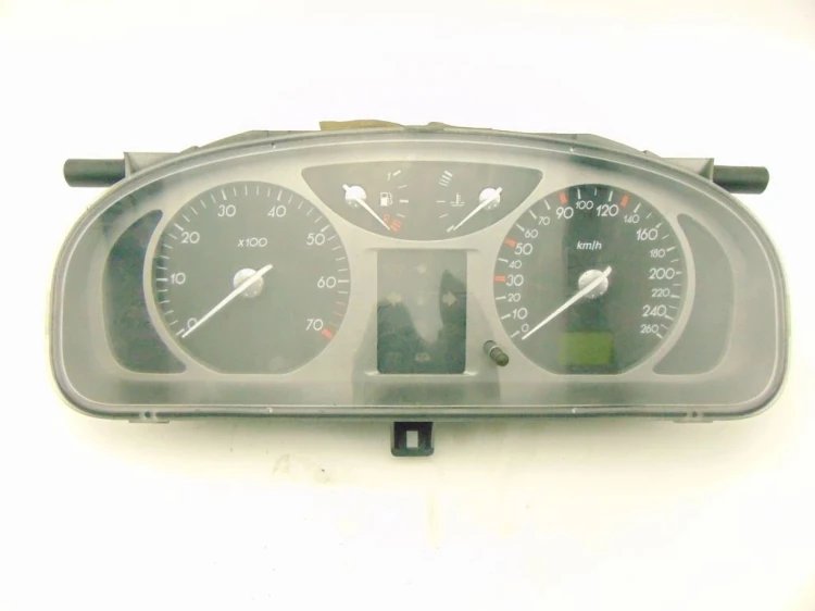 LICZNIK RENAULT LAGUNA II (2001-2005) 2.0 IDE 8200170303
