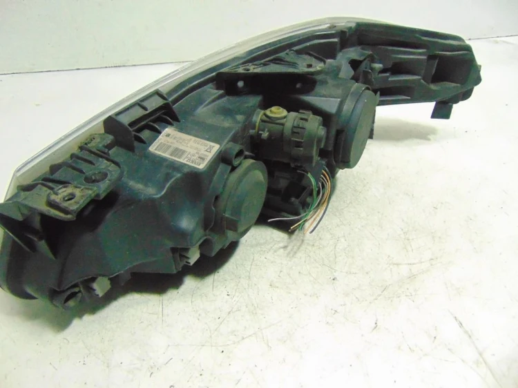 LAMPA PRAWY PRZÓD RENAULT LAGUNA II LIFT (2005-2007) 2.0 DCI