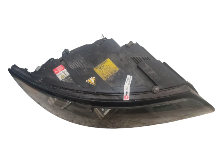 LAMPA PRAWY PRZÓD VOLVO V50 (2004-2007) 2.0 D 136KM 30698890