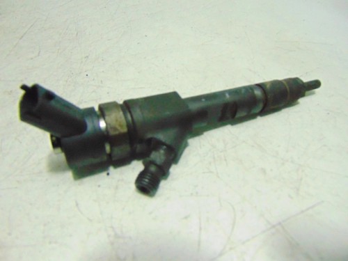 WTRYSKIWACZ RENAULT MEGANE III (2008-2013) 1.9 DCI 0445110328 BOSCH