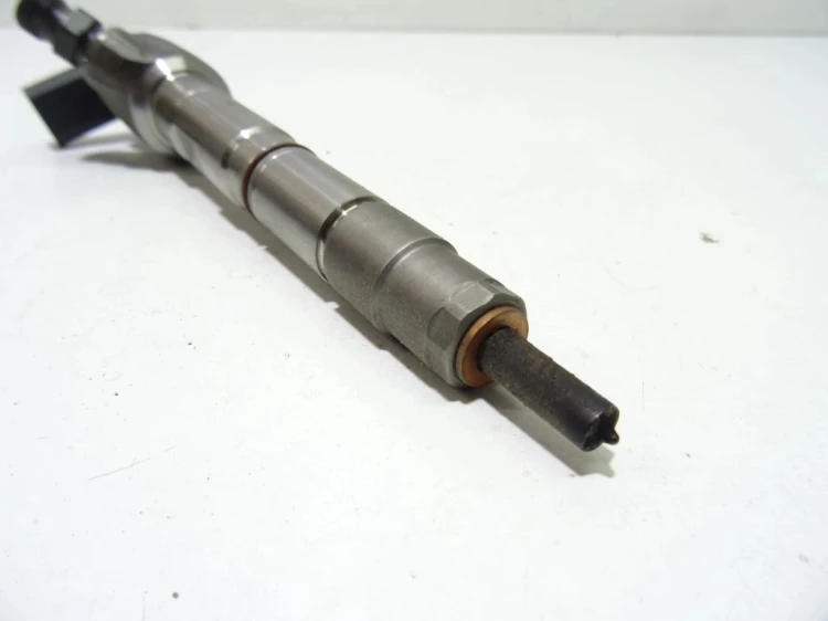 WTRYSKIWACZ VOLKSWAGEN PASSAT B8 0445110469