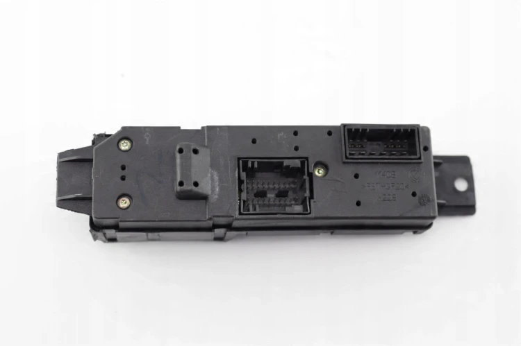 MODUŁ STEROWANIA SZYB MASERATI Quattroporte V(2004-2012) 213127