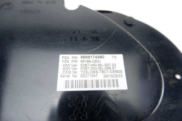 LICZNIK PEUGEOT 5008 1.6 HDI 9666174980