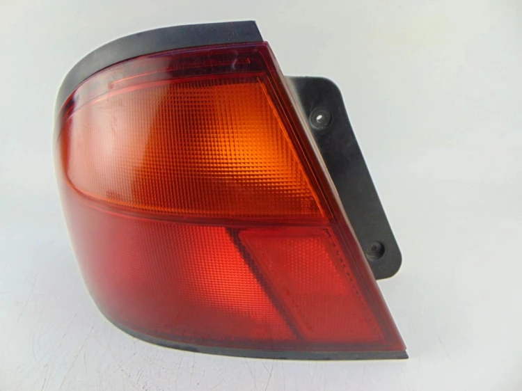 LAMPA LEWY TYŁ MAZDA 323F (1994-1998) 1.5 16V