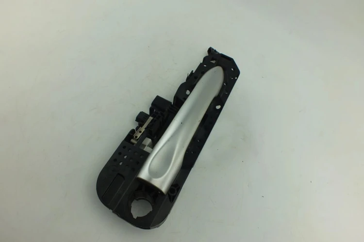 KLAMKA ZEWNĘTRZNA LEWY PRZÓD RENAULT MEGANE III (2008-2013) 1.9 DCI