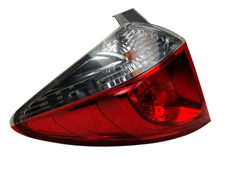 LAMPA LEWY TYŁ TOYOTA VERSO-S (2011-2013) 1.4 D4D 90KM