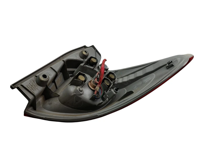 LAMPA LEWY TYŁ TOYOTA VERSO-S (2011-2013) 1.4 D4D 90KM
