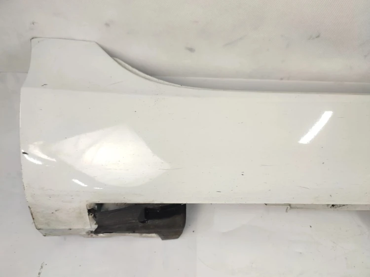 LISTWA PROGOWA PRAWA VOLVO V40 II (2012-2016) 2.0 D4 177KM