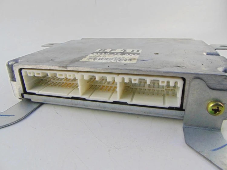 KOMPUTER STEROWNIK SILNIKA MAZDA 323F 275800-5380
