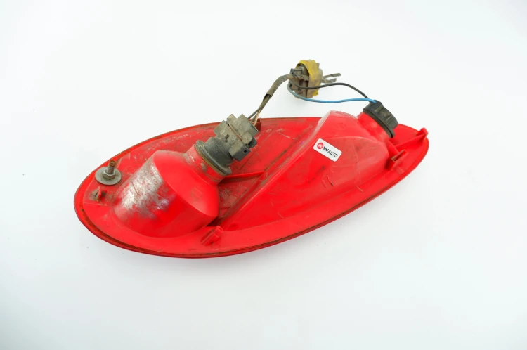 LAMPA PRAWY TYŁ CHRYSLER PT CRUISER (2000-2007) 2.0 16V 141KM