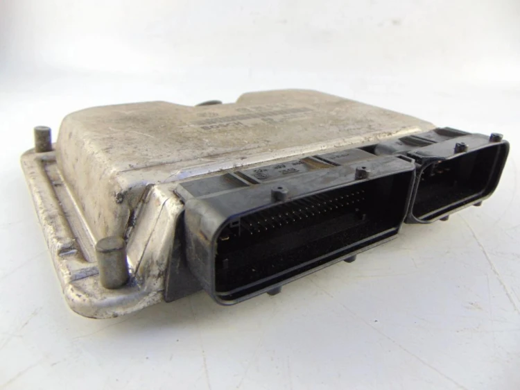 KOMPUTER STEROWNIK SILNIKA SKODA FABIA I 6Y 1.9 SDI 038906012GG