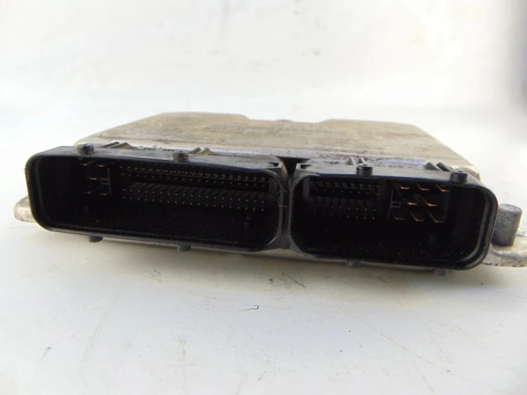 KOMPUTER STEROWNIK SILNIKA SKODA FABIA I 6Y 1.9 SDI 038906012GG