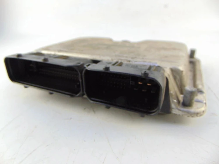 KOMPUTER STEROWNIK SILNIKA SKODA FABIA I 6Y 1.9 SDI 038906012GG