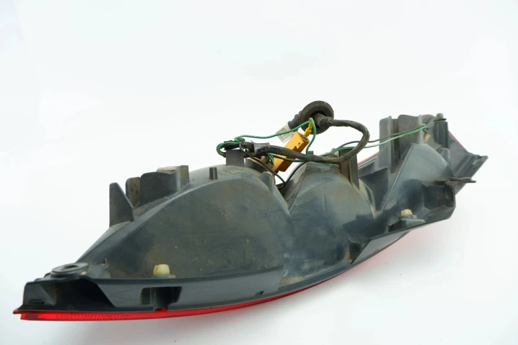LAMPA PRAWY TYŁ NISSAN MURANO Z50 (2003-2008)