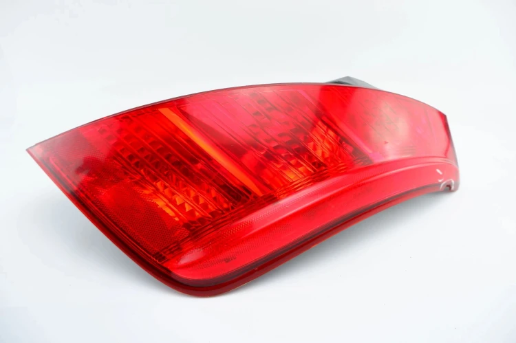 LAMPA PRAWY TYŁ NISSAN MURANO Z50 (2003-2008)