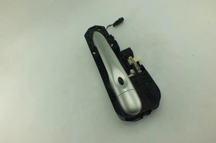 KLAMKA ZEWNĘTRZNA PRAWY PRZÓD RENAULT MEGANE III (2008-2013) 1.9 DCI