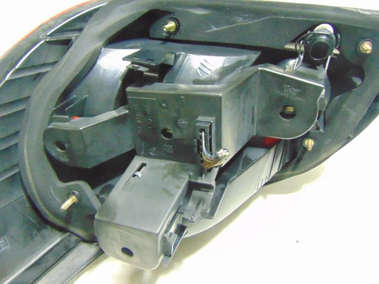 LAMPA LEWY TYŁ BMW E60 3.0 D