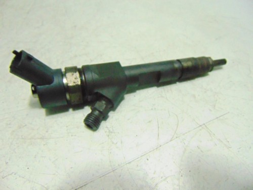 WTRYSKIWACZ RENAULT MEGANE III (2008-2013) 1.9 DCI 0445110328 BOSCH