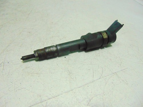 WTRYSKIWACZ RENAULT MEGANE III (2008-2013) 1.9 DCI 0445110328 BOSCH