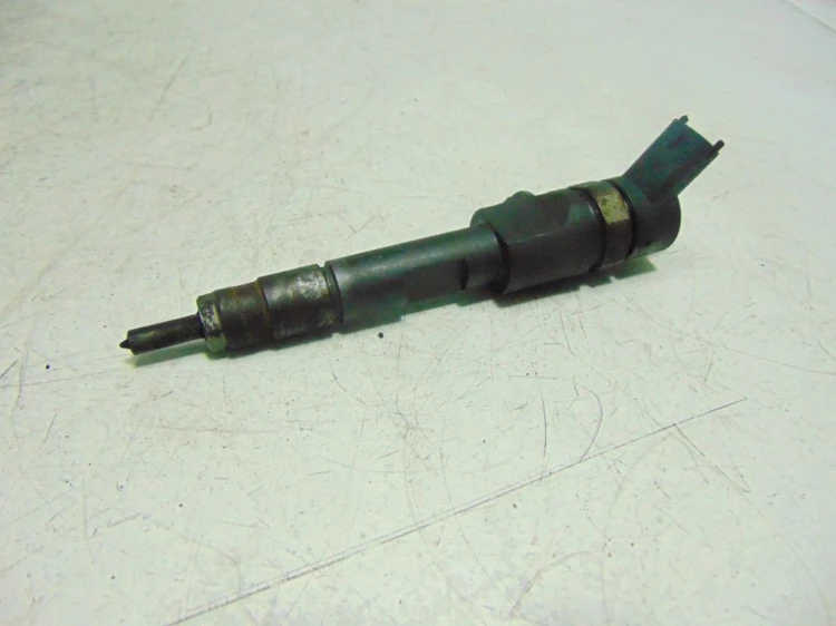 WTRYSKIWACZ RENAULT MEGANE III (2008-2013) 1.9 DCI 0445110328 BOSCH