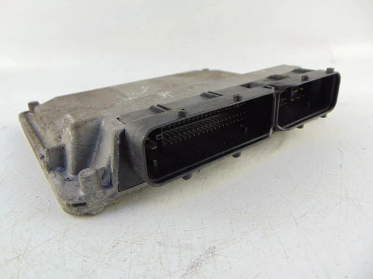 KOMPUTER STEROWNIK SILNIKA SKODA FABIA I 6Y 1.4 mpi 047906033D