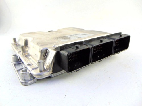 KOMPUTER STEROWNIK SILNIKA MITSUBISHI CARISMA 1.9 DI-D MR577221