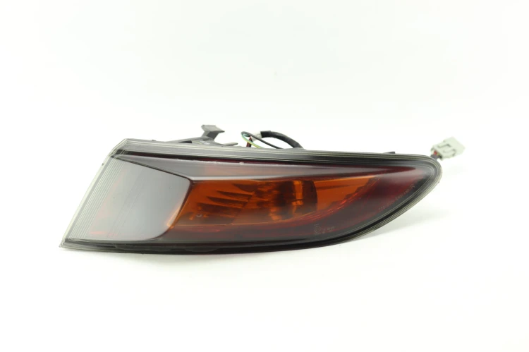 LAMPA PRAWY TYŁ HONDA CIVIC VIII (2005-2008) 1.8 I-VTEC 140KM