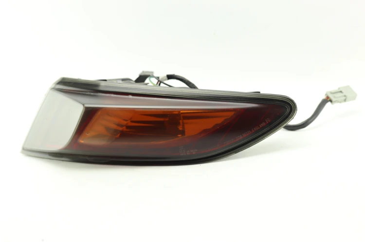 LAMPA PRAWY TYŁ HONDA CIVIC VIII (2005-2008) 1.8 I-VTEC 140KM
