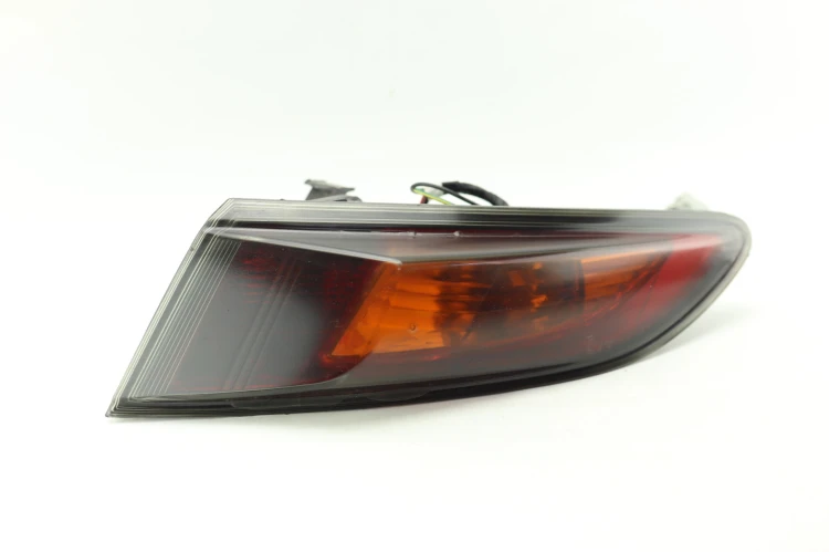 LAMPA PRAWY TYŁ HONDA CIVIC VIII (2005-2008) 1.8 I-VTEC 140KM