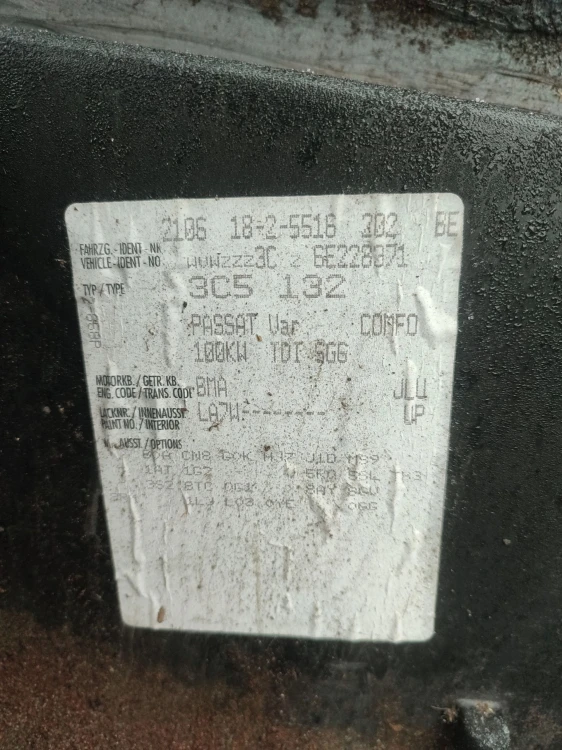 WANNA BAGAŻNIKA VOLKSWAGEN PASSAT B6 (2005-2010) 2.0 TDI 140KM 3C0813114D