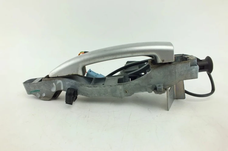 KLAMKA ZEWNĘTRZNA LEWY PRZÓD PEUGEOT 308 T7 (2007-2013) 1.6 16V