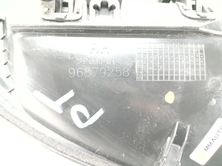 KLAMKA ZEWNĘTRZNA PRAWY TYŁ CHEVROLET AVEO III T300 (2011-2014) 1.2 16V 69K