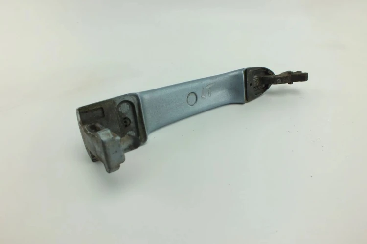 KLAMKA ZEWNĘTRZNA LEWY TYŁ NISSAN PRIMERA P12 1.9 DCI