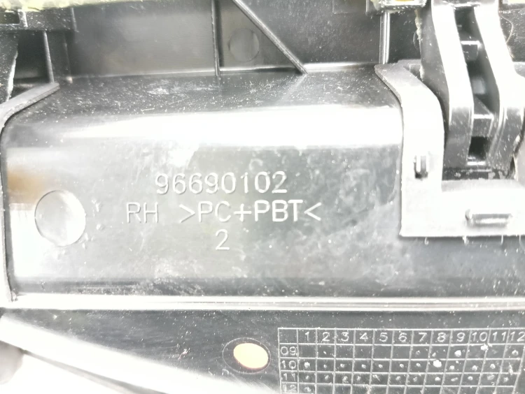 KLAMKA ZEWNĘTRZNA PRAWY TYŁ CHEVROLET SPARK III M300 (2010-2013) 1.0 16V 68