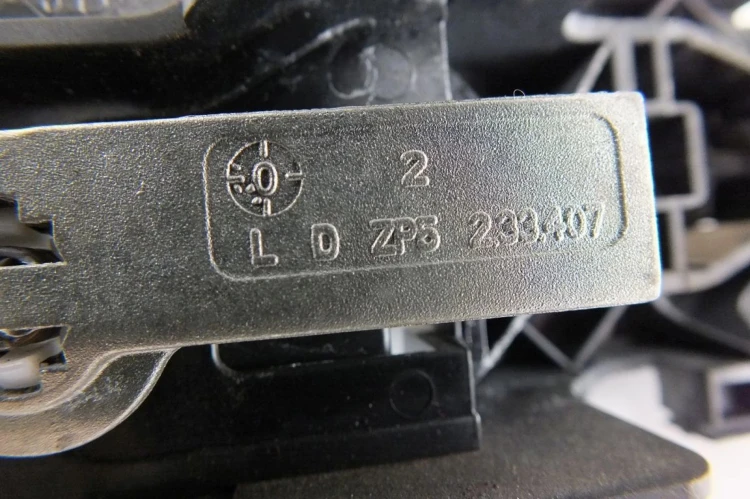 KLAMKA ZEWNĘTRZNA LEWY PRZÓD RENAULT SCENIC III (2009-2013) 2.0 16V